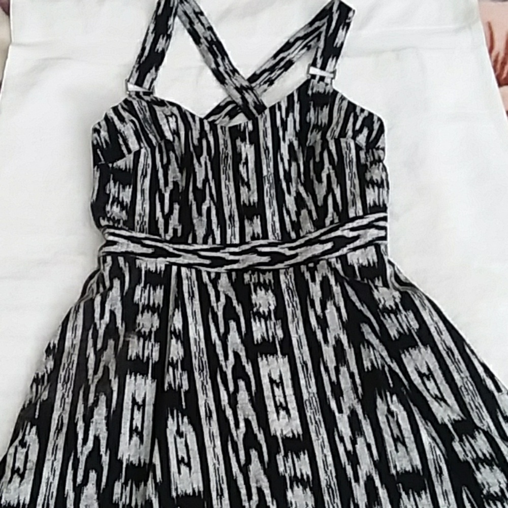Beautiful black & white dinner/ party dress